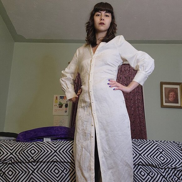 Shiney white on white patterned dress - Picture 1 of 5
